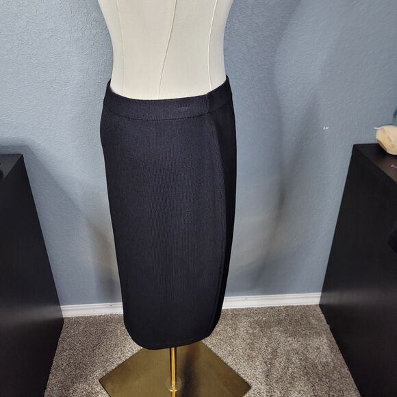 St. John Basics Santana Knit Skirt Size 8 Black Pencil Style Career Formal Wear - Picture 6 of 16
